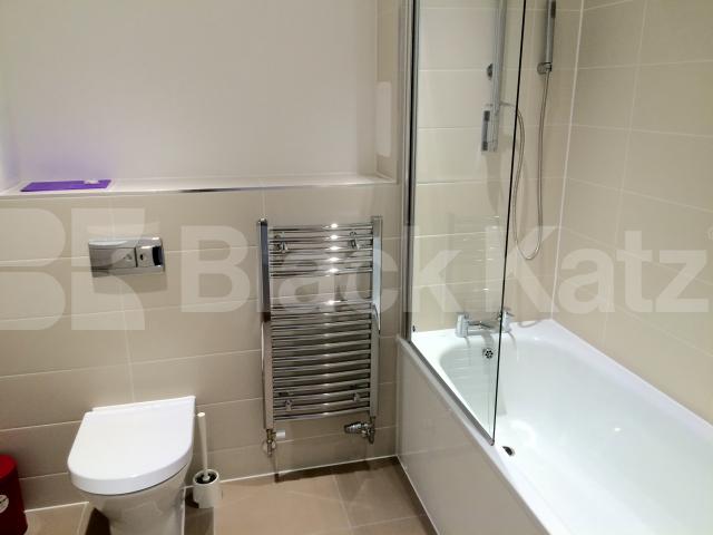 			NEW INSTRUCTION , 2 Bedroom, 1 bath, 1 reception Apartment			 Upper North Street, Poplar